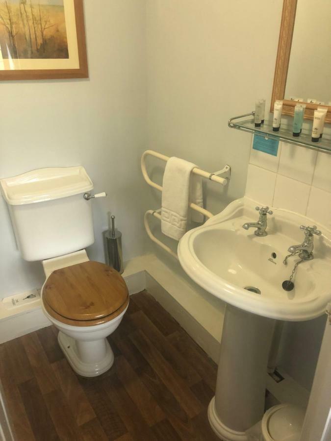 Raleghs Cross Inn Clatworthy 外观 照片